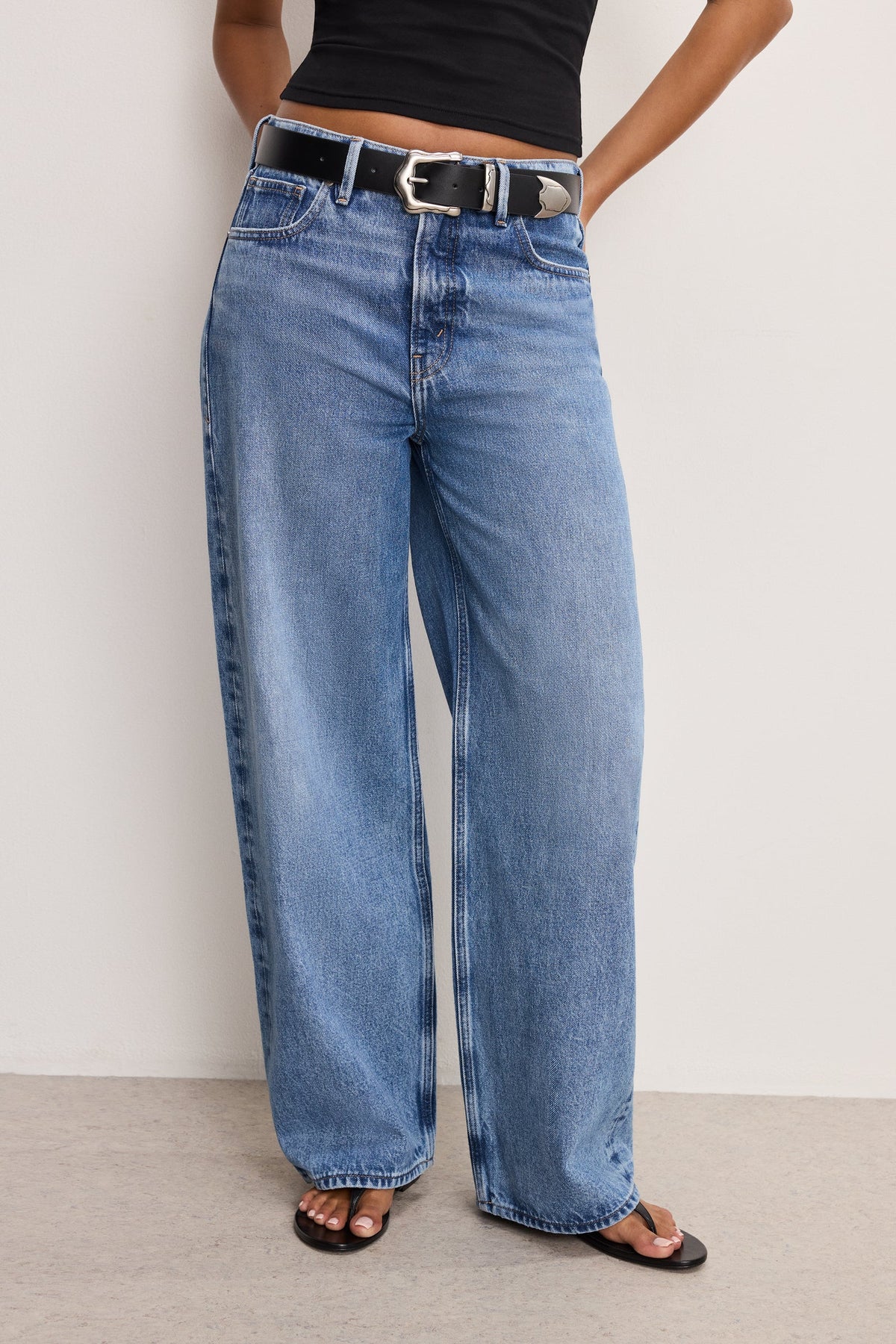 Good American GOOD STANDARD BAGGY JEANS INDIGO893