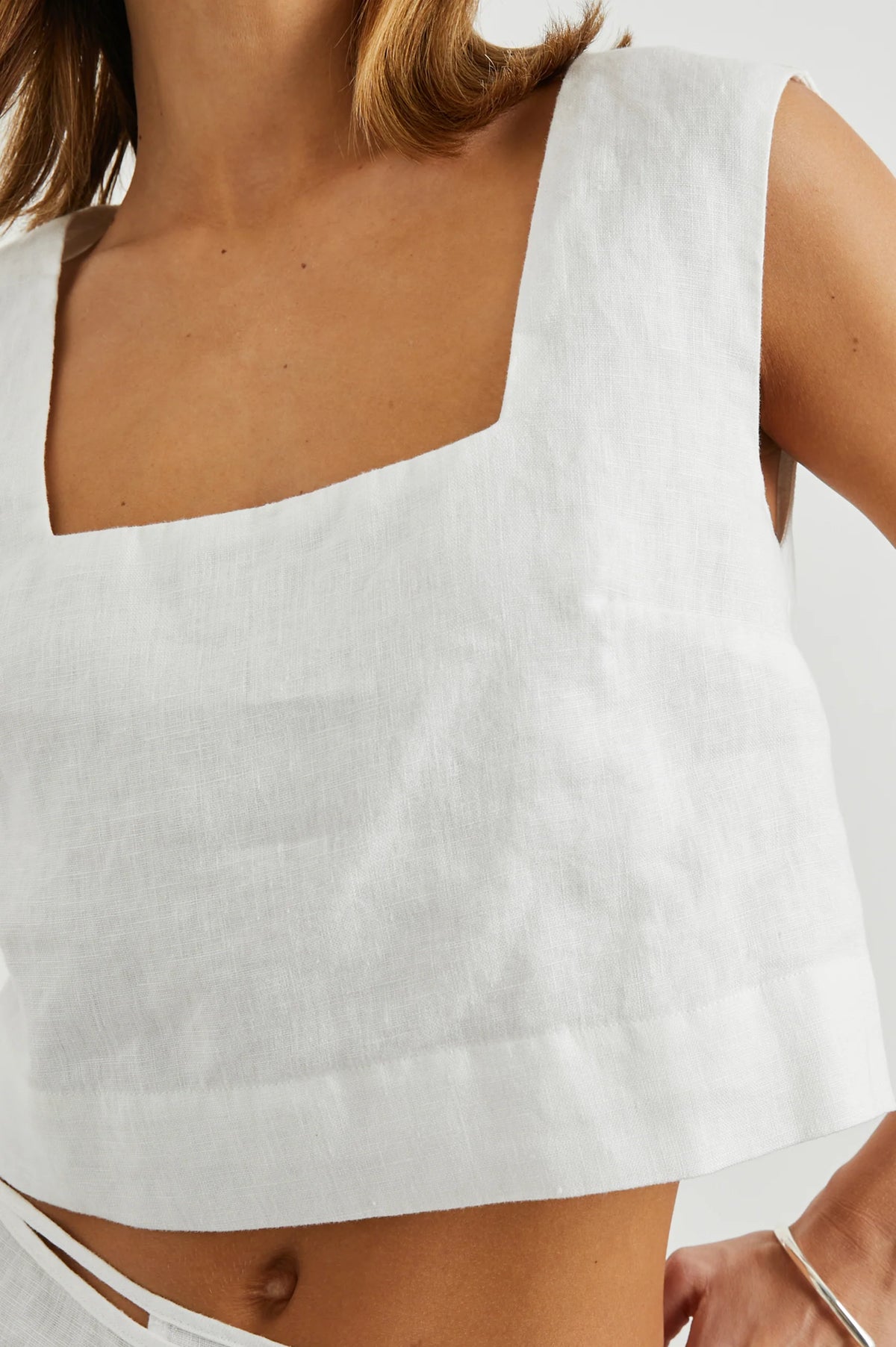 Rails Akira Top White