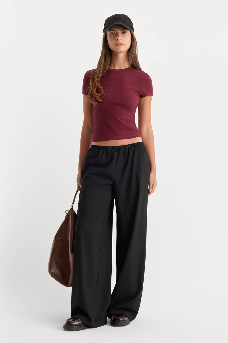 Good American The Baby Tee Berry Noir