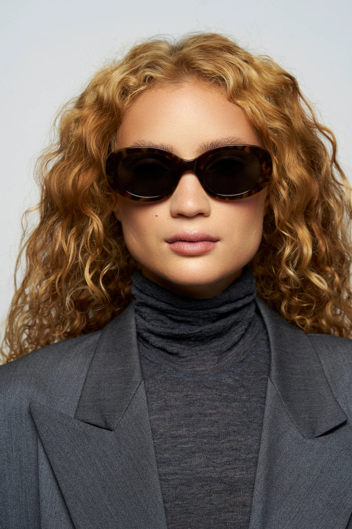 ELISA JOHNSON LYNA IN BROWN TORTOISE