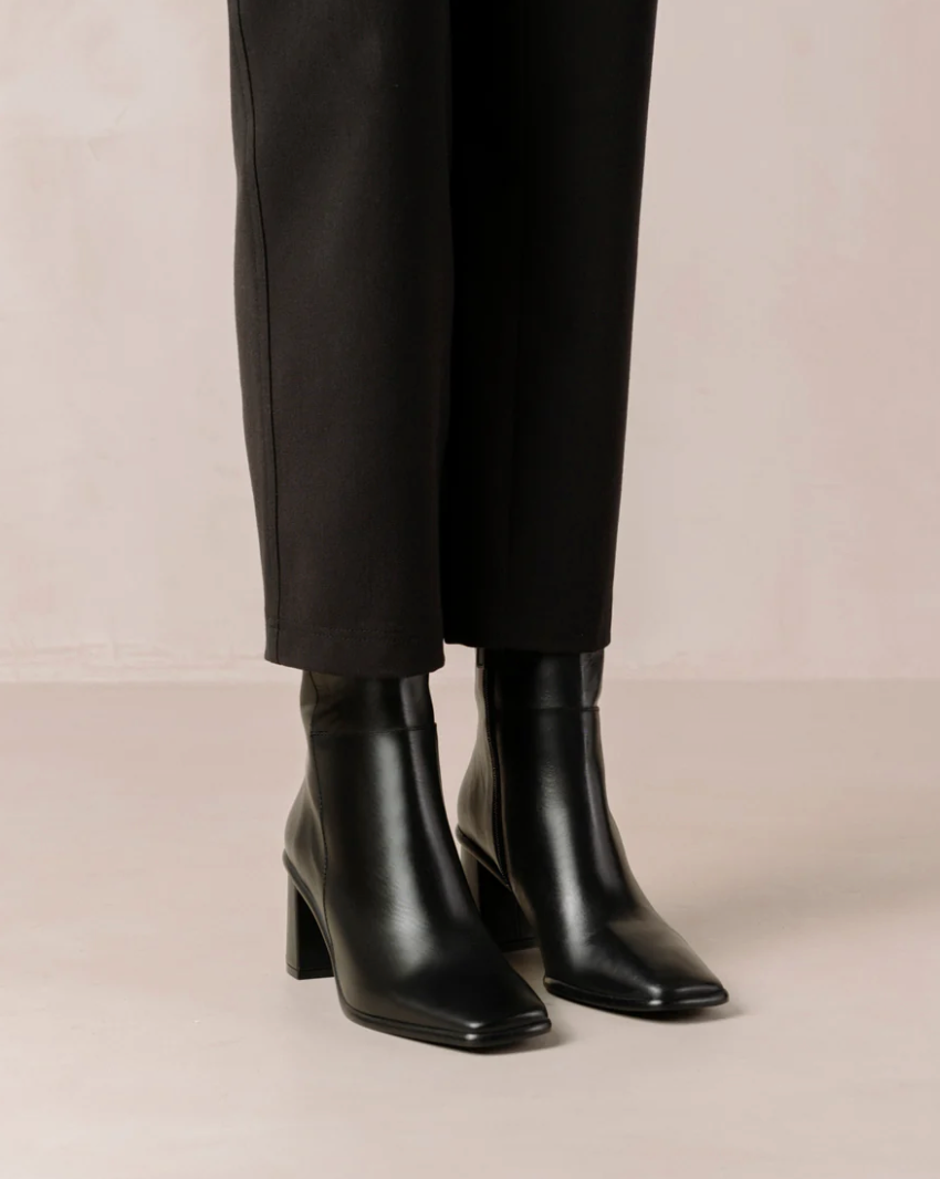 Alohas West Total Black Boot
