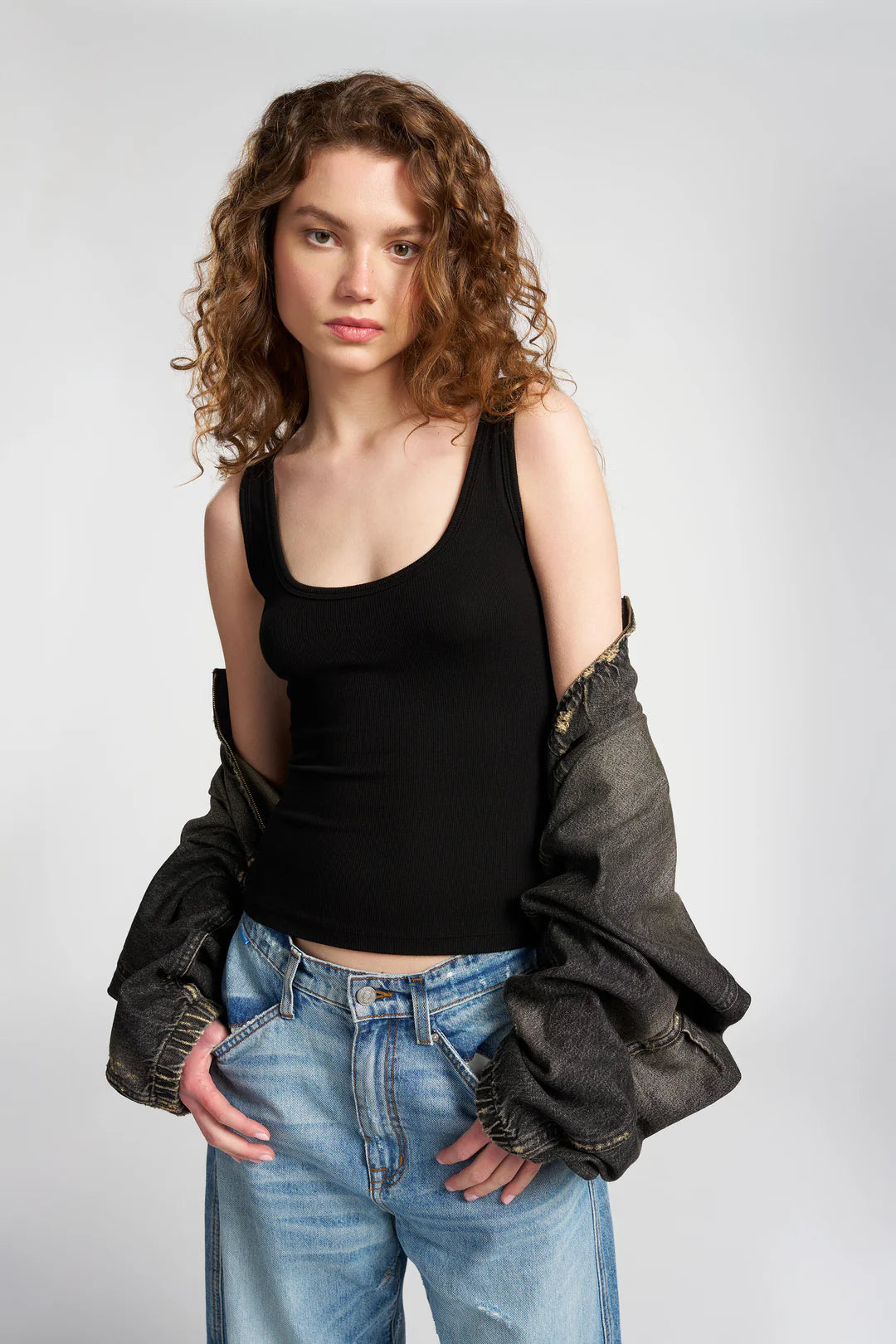 Cotton Citizens VERONA SCOOP TANK Jet Black