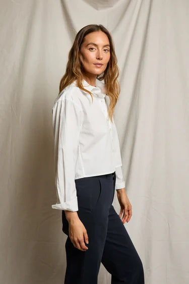 Perfectwhitetee naomi poplin long sleeve cropped button up White